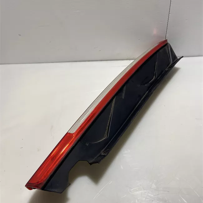 Fanale posteriore destro con lampadine