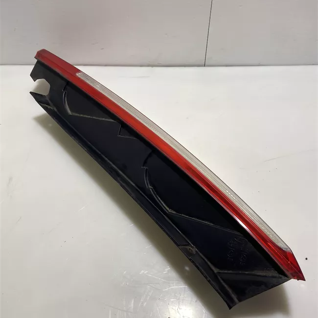 Fanale posteriore destro con lampadine