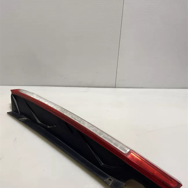 Fanale posteriore sinistro con lampadine