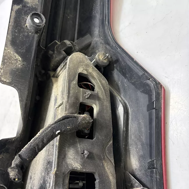 Fanale posteriore sinistro