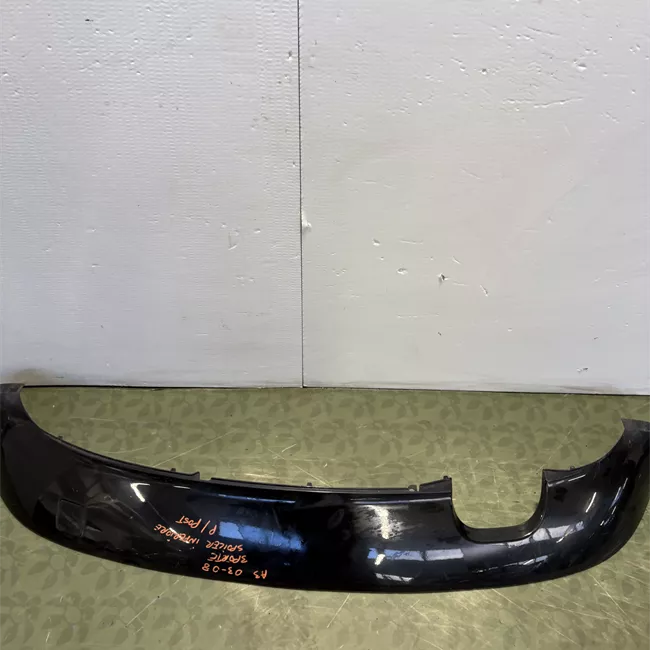 Spoiler paraurti post. p/gancio traino amovibile