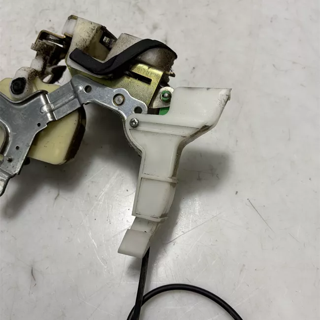 Serratura porta anteriore sinistra