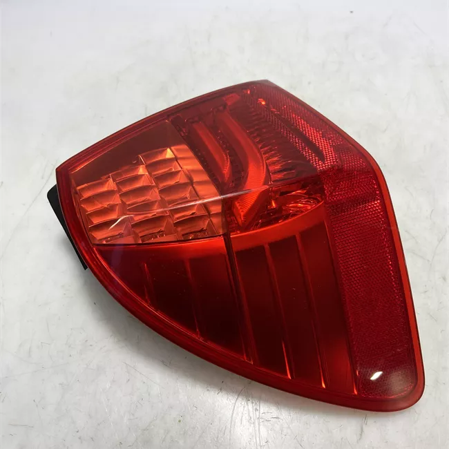 Fanale posteriore parte esterno sinistro