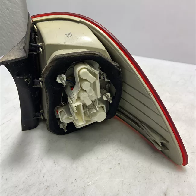 Fanale posteriore parte esterno sinistro