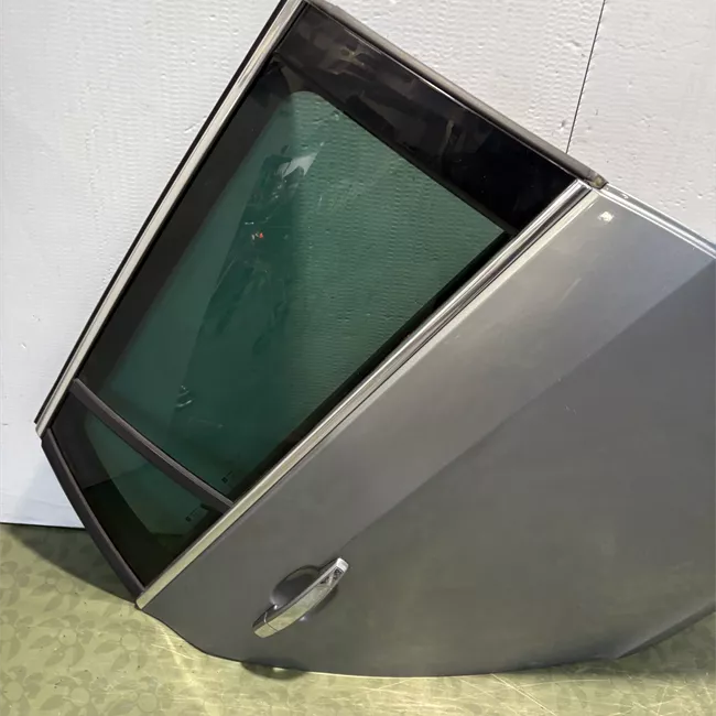 Porta posteriore destra