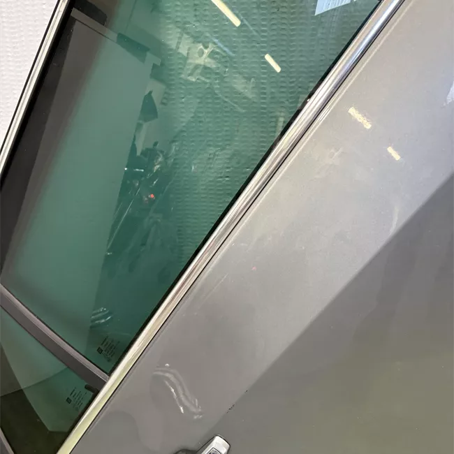 Porta posteriore destra