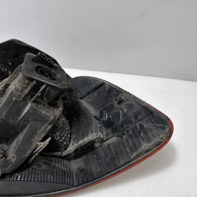 Fanale posteriore parte esterno sinistro VALEO