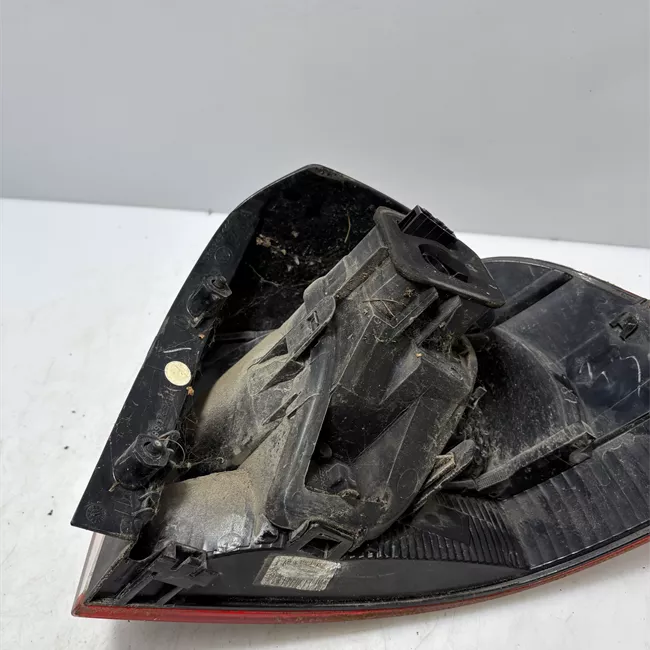 Fanale posteriore parte esterno sinistro VALEO