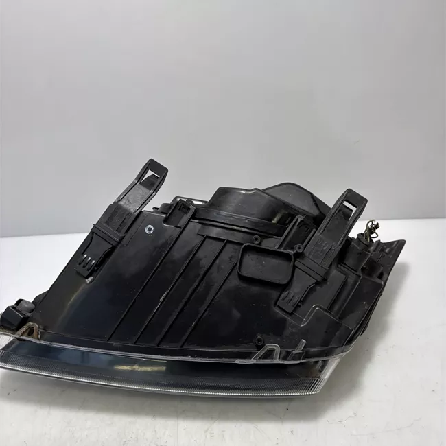 Proiettore destro con cornice finitura nera