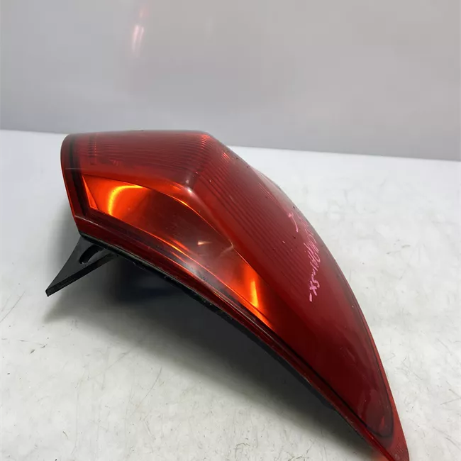 Fanale posteriore parte esterno sinistro