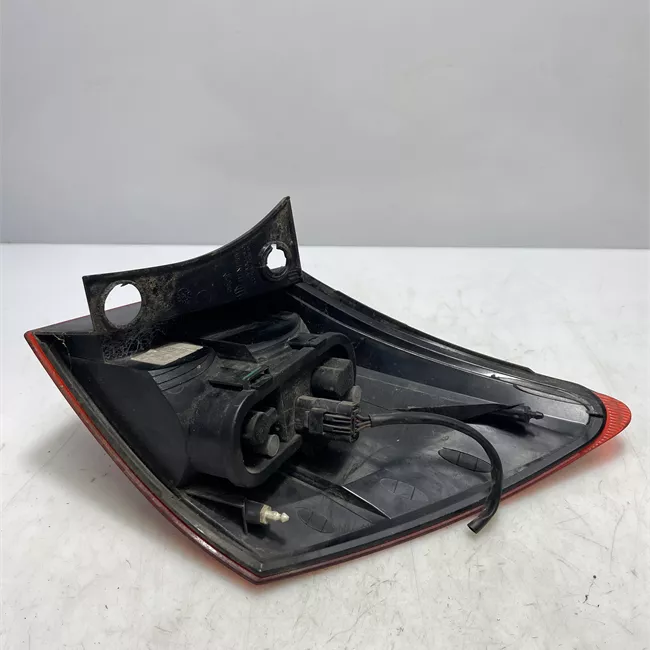 Fanale posteriore parte esterno sinistro