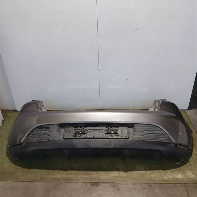 Paraurti posteriore superiore