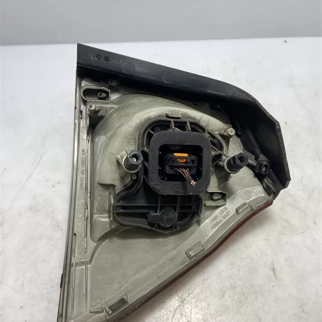 Fanale posteriore parte esterno sinistro