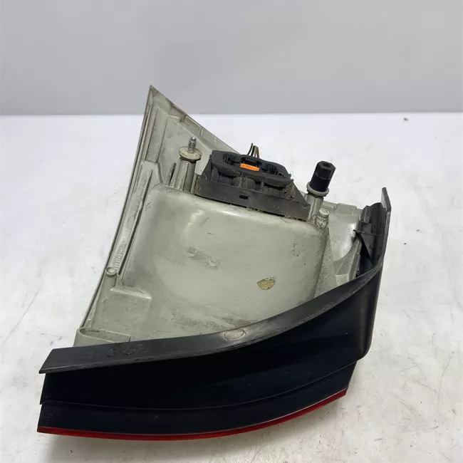 Fanale posteriore parte esterno destro