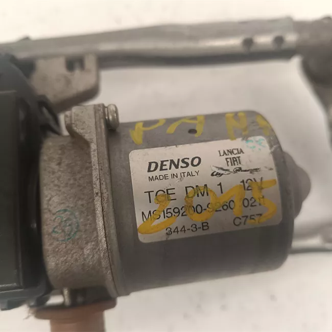 Meccanismo tergiparabrezza con motorino