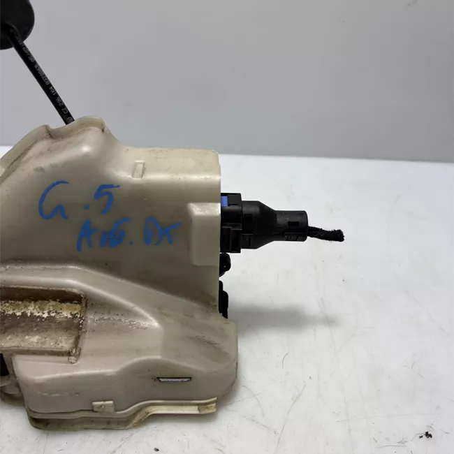 Serratura porta anteriore destra