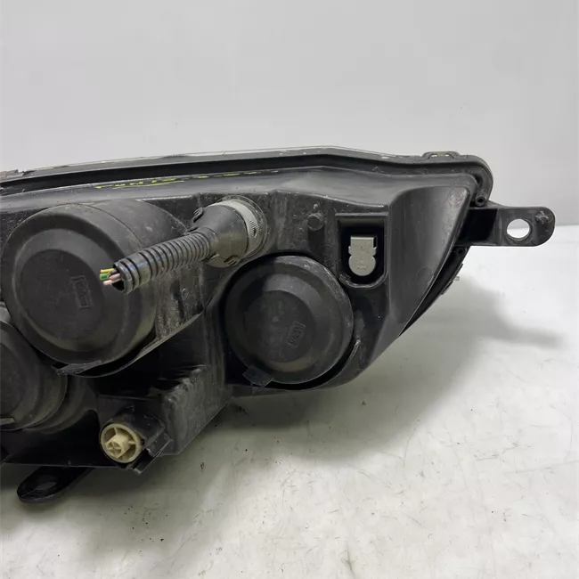 Proiettore destro 07/04<