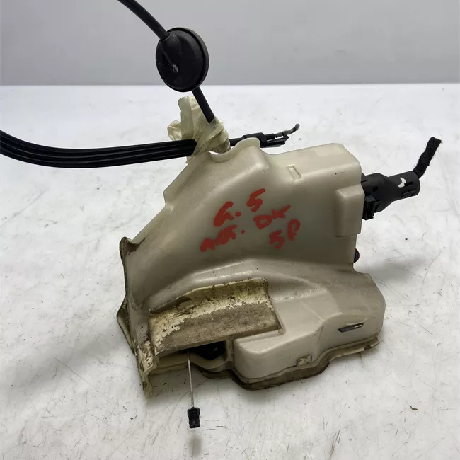 Serratura porta anteriore destra