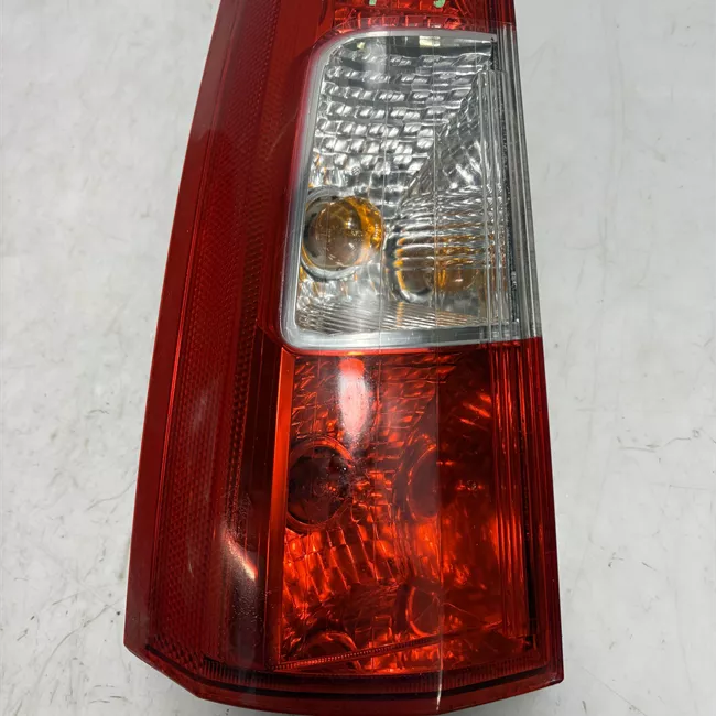 Fanale posteriore parte superiore sinistro