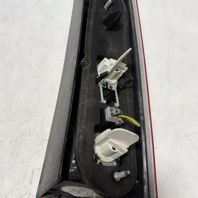 Fanale posteriore parte superiore sinistro