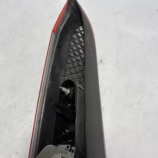 Fanale posteriore parte superiore destro