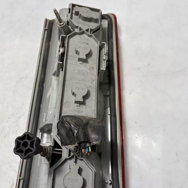 Fanale posteriore sinistro