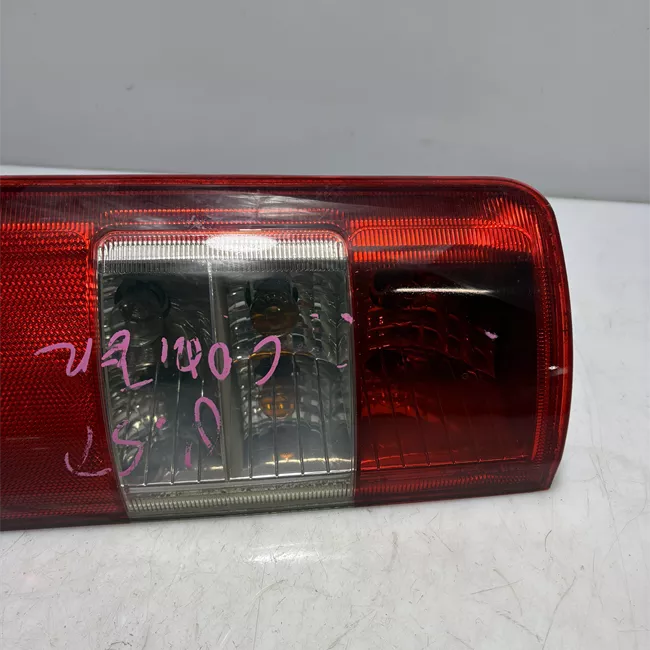 Fanale posteriore sinistro