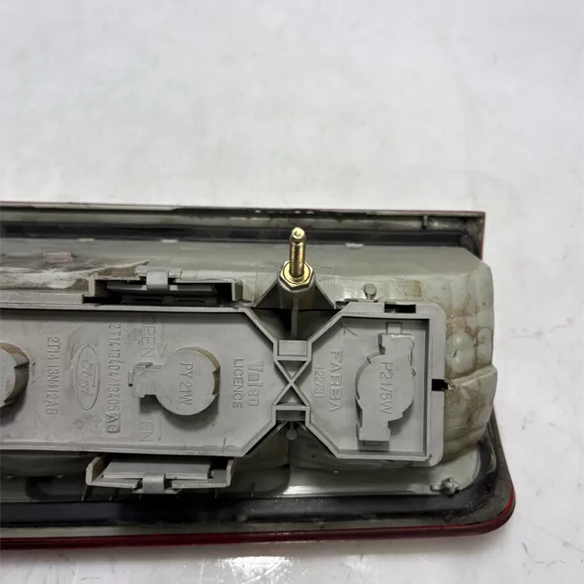 Fanale posteriore sinistro