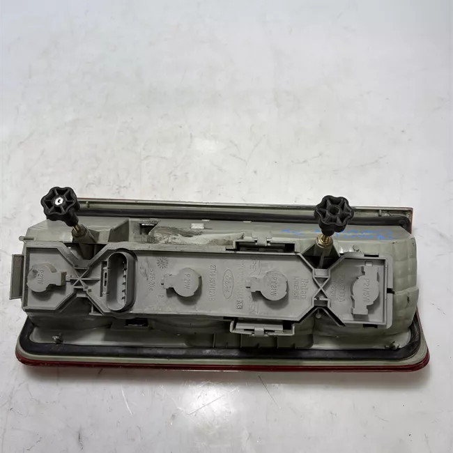 Fanale posteriore sinistro