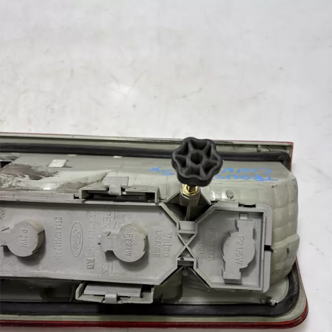 Fanale posteriore sinistro