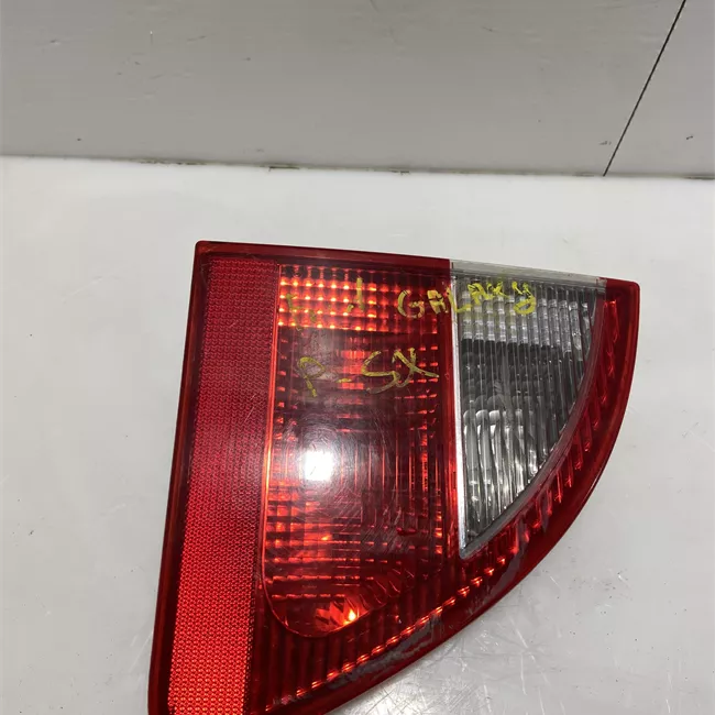 Fanale posteriore parte interno sinistro 11-03<