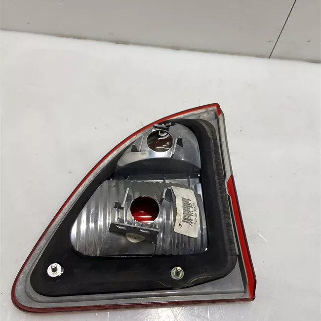 Fanale posteriore parte interno sinistro 11-03<