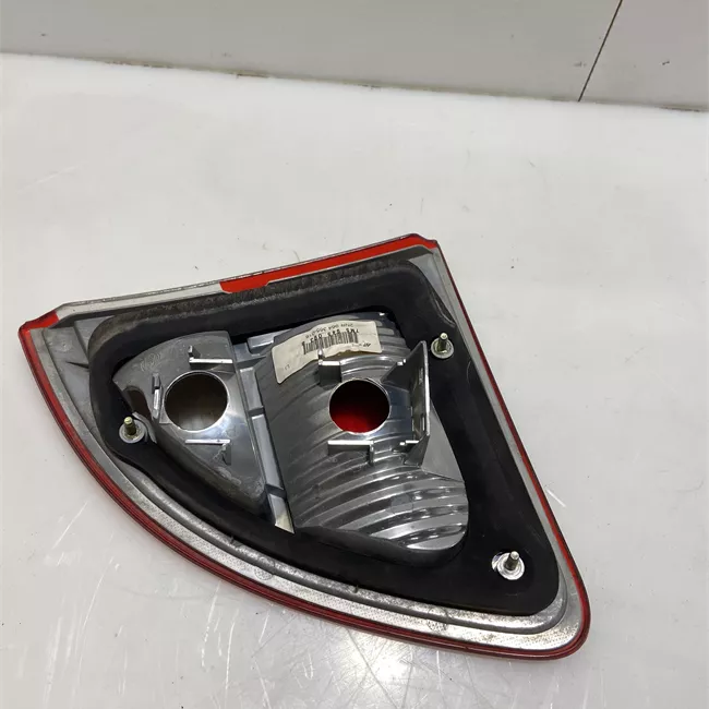 Fanale posteriore parte interno sinistro 11-03<