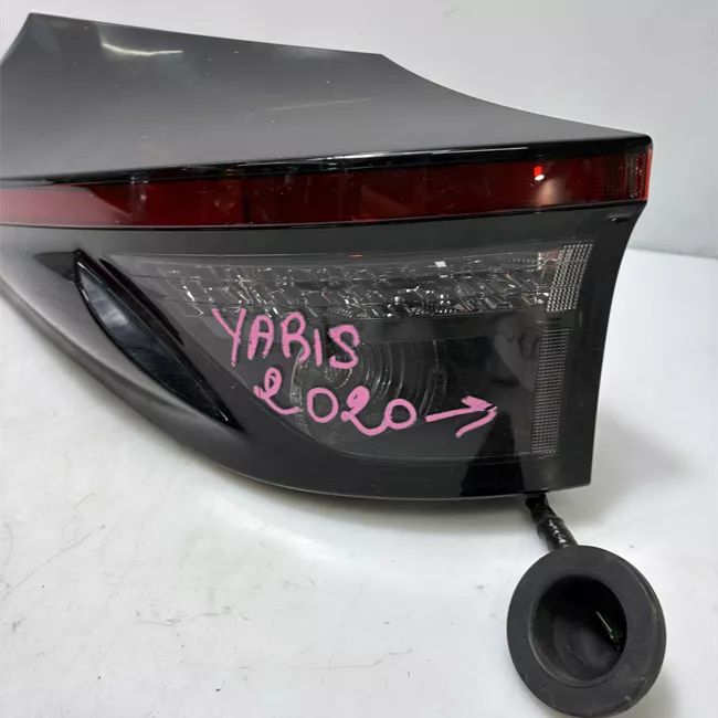 Fanale posteriore parte esterno sinistro Led