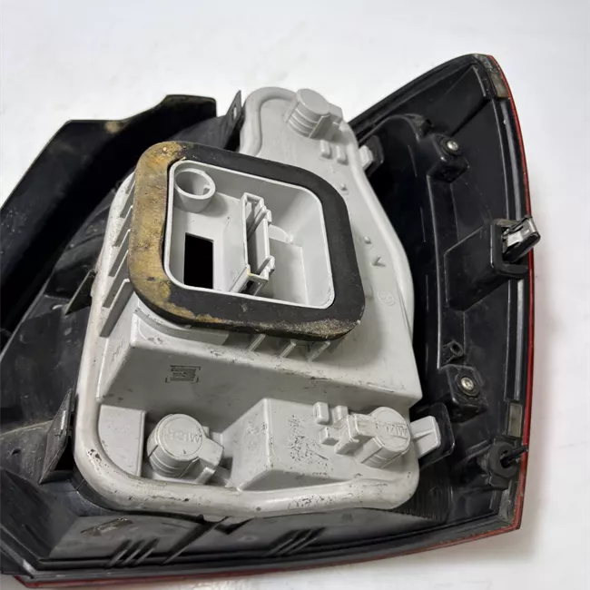 Fanale posteriore sinistro AL