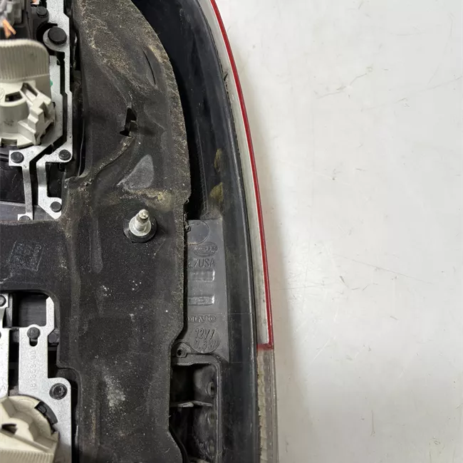 Fanale posteriore parte inferiore sinistro