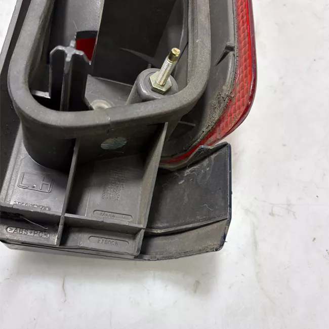 Fanale posteriore parte inferiore sinistro