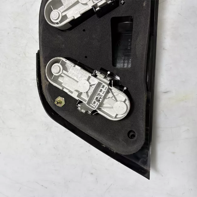 Fanale posteriore sinistro