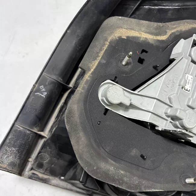 Fanale posteriore sinistro