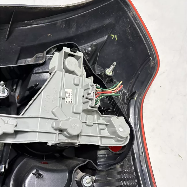 Fanale posteriore sinistro