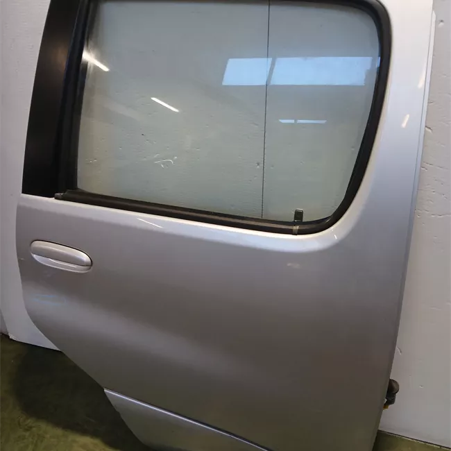 Porta posteriore destra