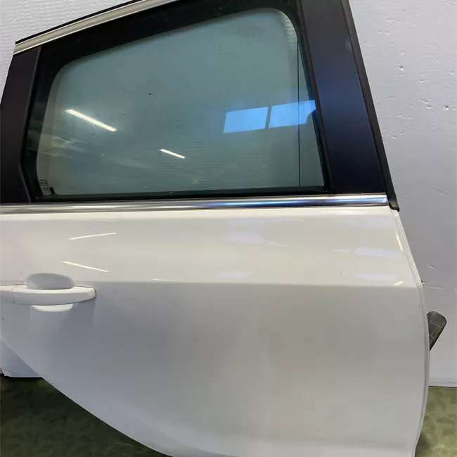 Porta posteriore destra