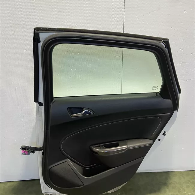 Porta posteriore destra