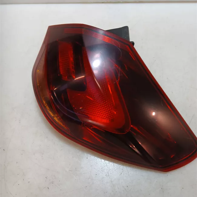 Fanale posteriore parte esterno destro