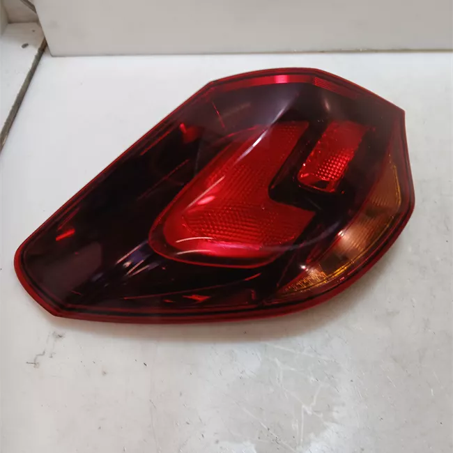 Fanale posteriore parte esterno sinistro