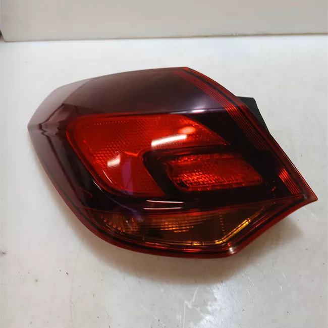 Fanale posteriore parte esterno sinistro