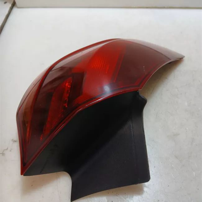 Fanale posteriore parte esterno sinistro