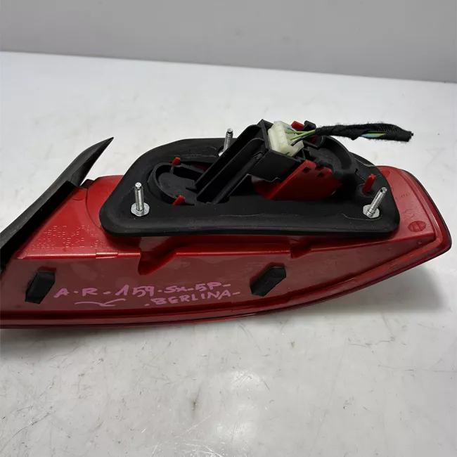 Fanale posteriore parte esterno sinistro