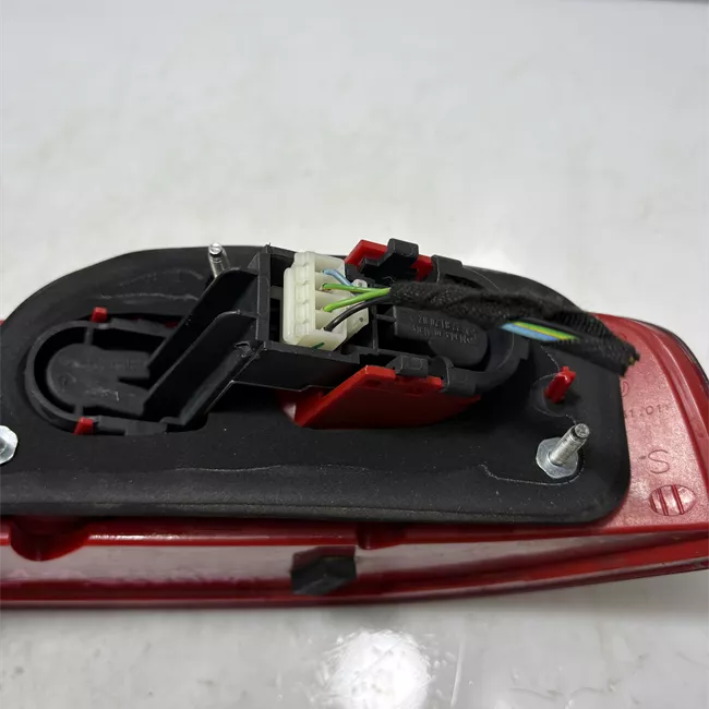 Fanale posteriore parte esterno sinistro