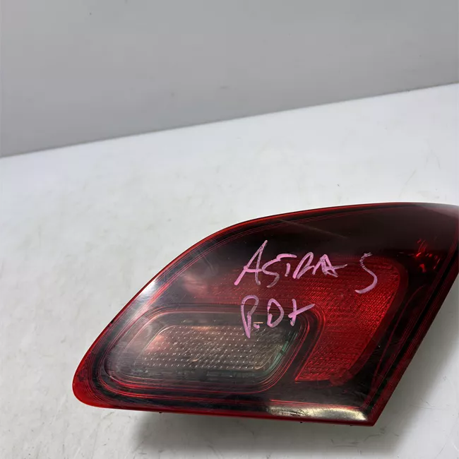 Fanale posteriore parte interno destro con proiettori xeno